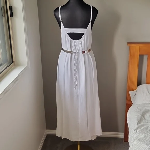 White Summer dress from Lily Whyt Size 10 NWOT - Picture 3 of 16